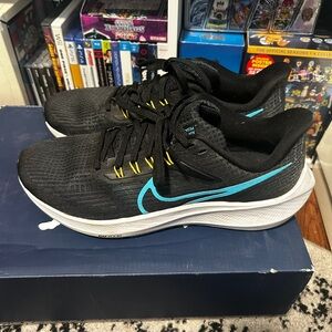 Nike Pegasus 39 running shoes - Black and Aqua Sneakers